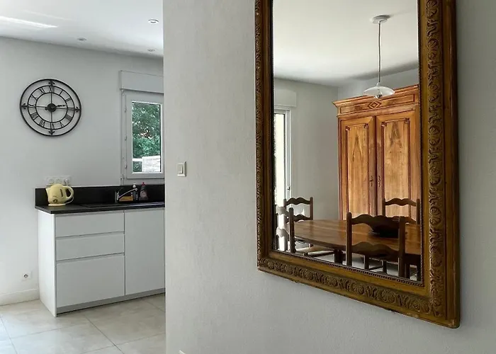 Maison Familiale 400m De La Nyaraló